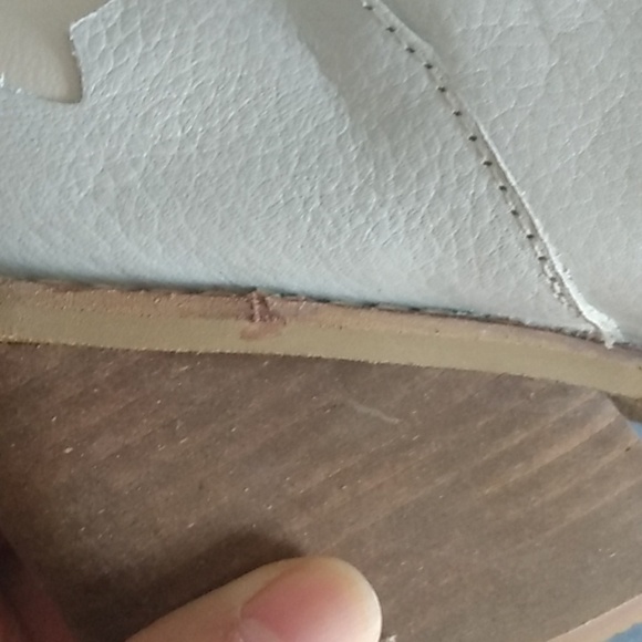 Silvia Cobos shoot for the moon boots - Picture 6 of 7